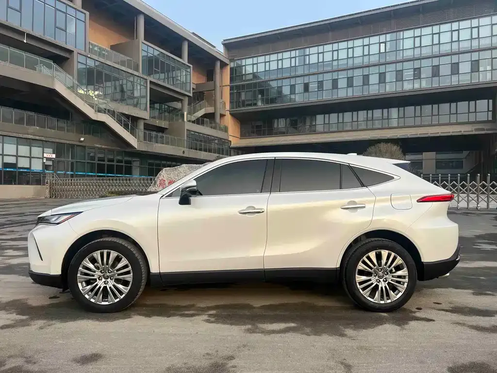 Toyota Harrier — фото 9
