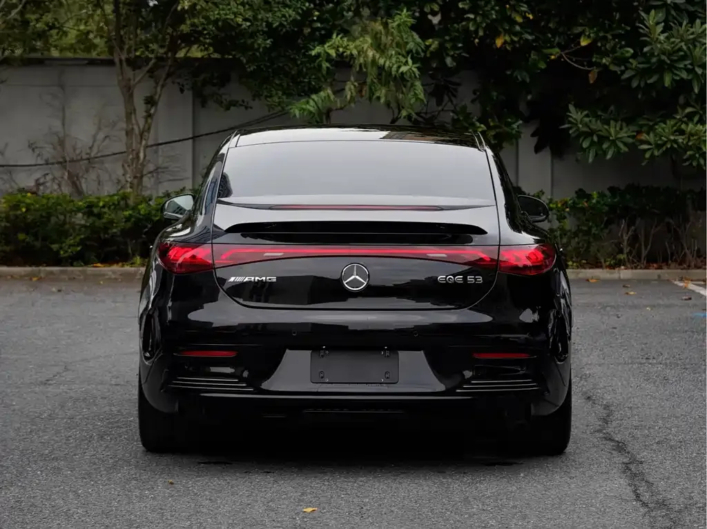 Mercedes-Benz EQE AMG — фото 2