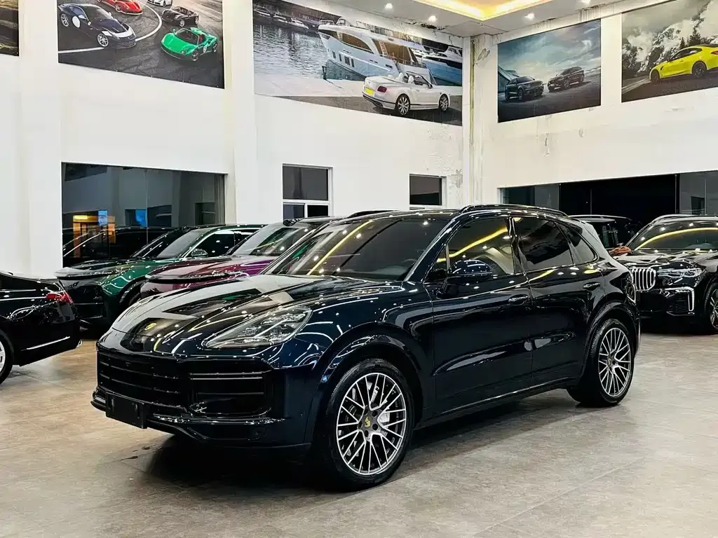 Porsche Cayenne — фото 1