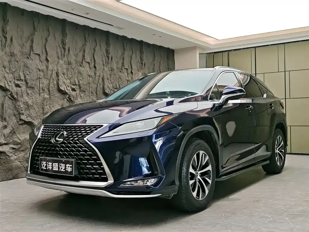 Lexus RX — фото 1