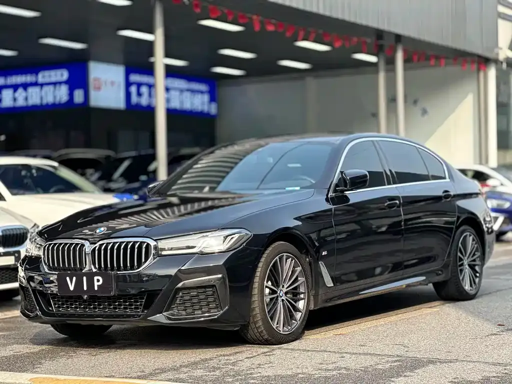 BMW 5 Series — фото 1