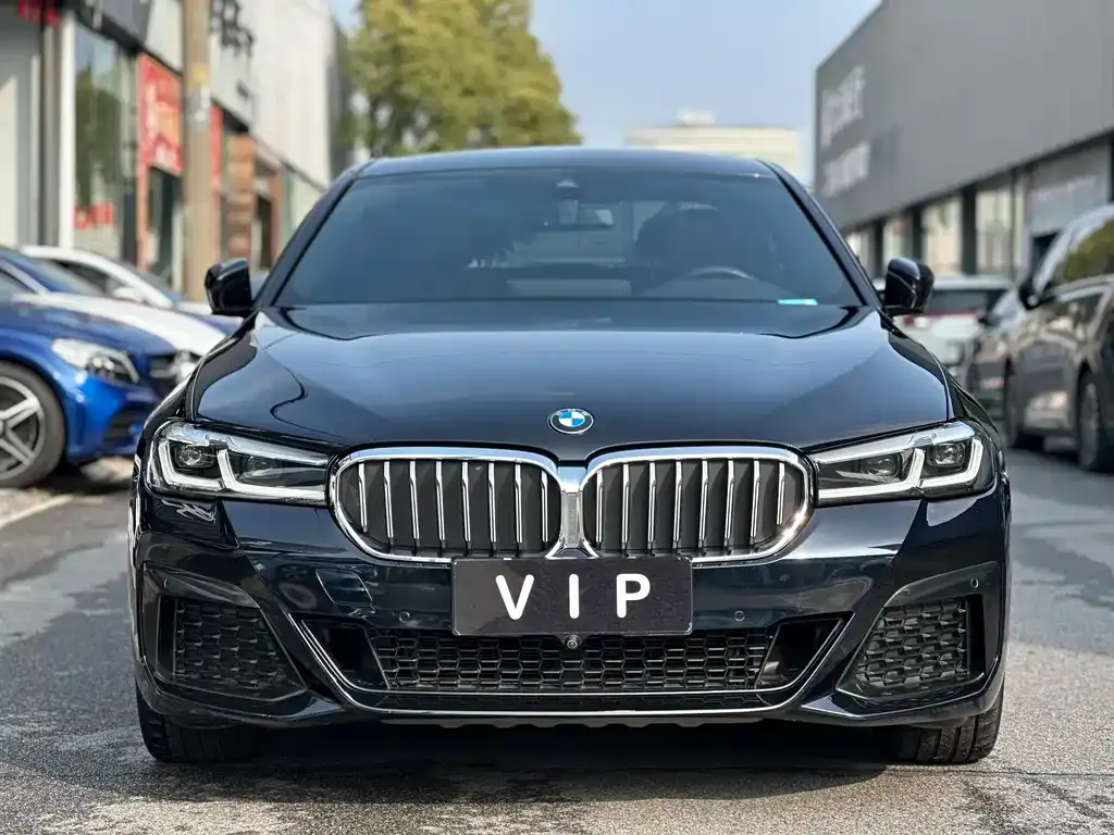 BMW 5 Series — фото 5