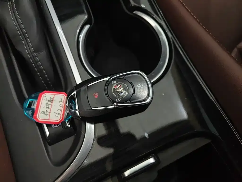 Buick Envision Plus — фото 3