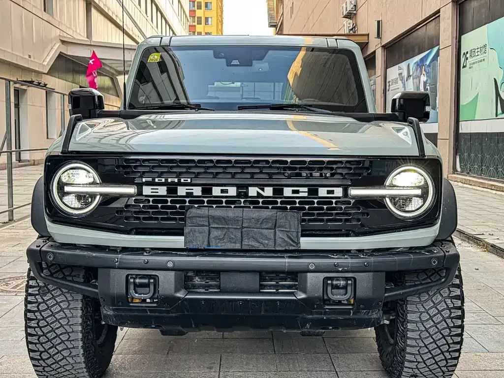 Ford Bronco — фото 10