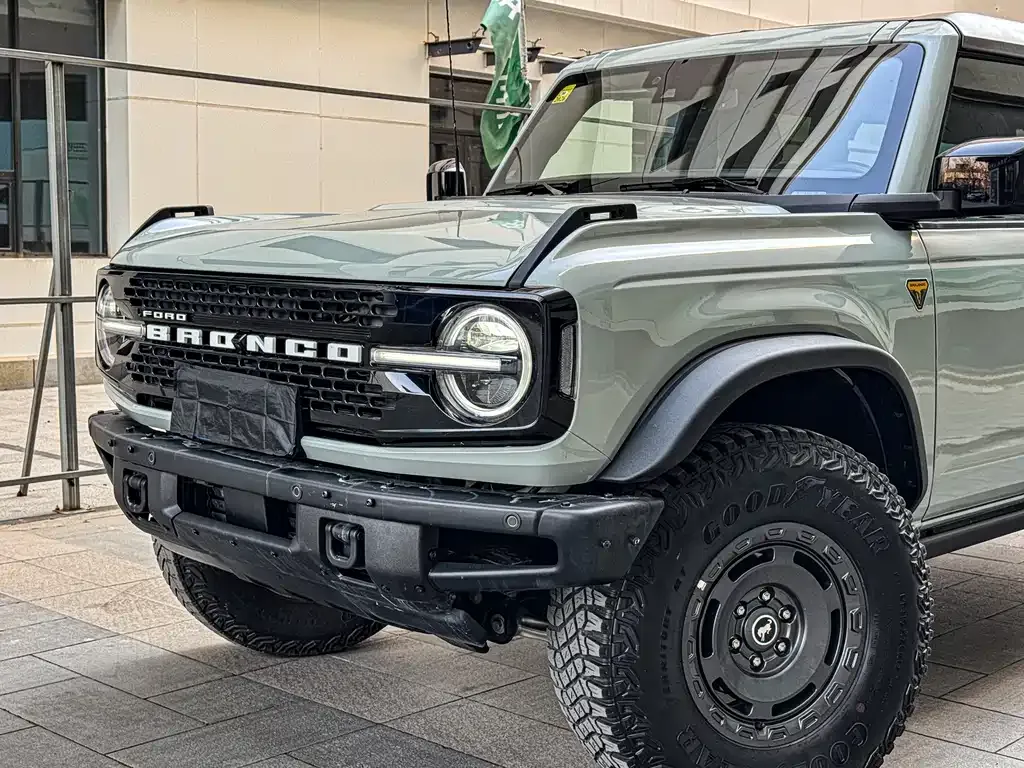 Ford Bronco — фото 6