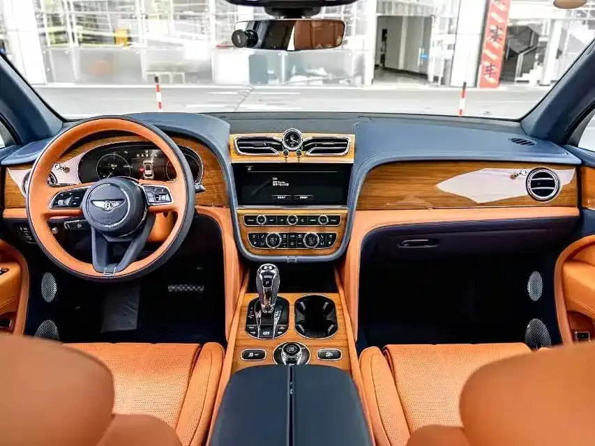 Bentley Bentayga — фото 10