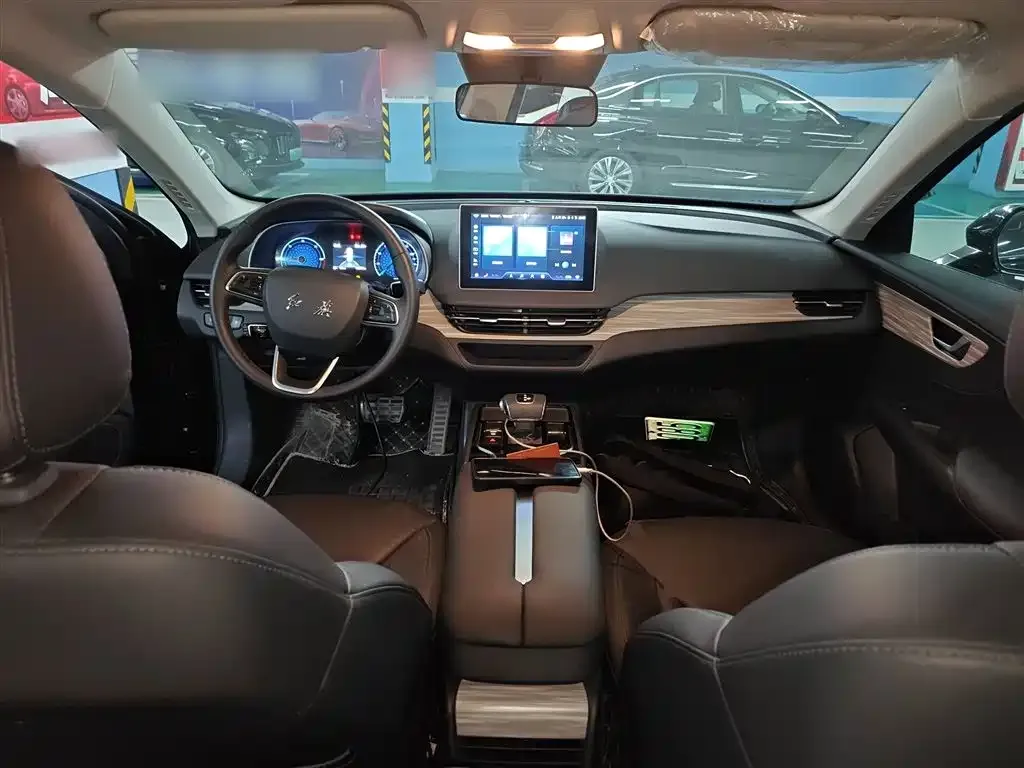 Hongqi E-QM5 — фото 10