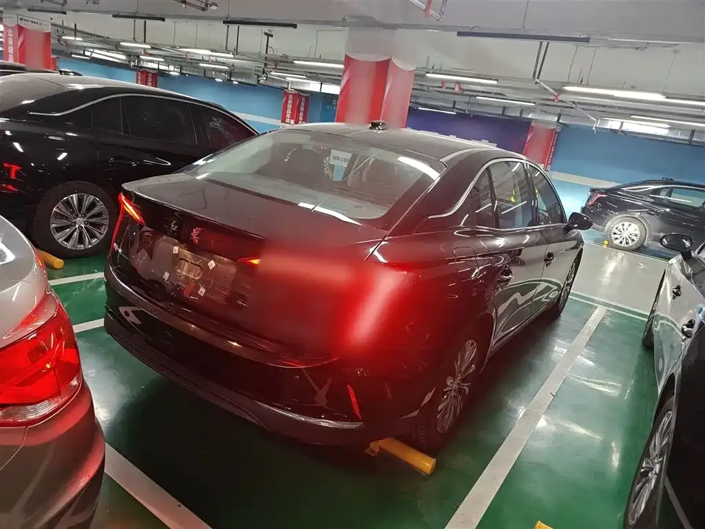 Hongqi E-QM5 — фото 7
