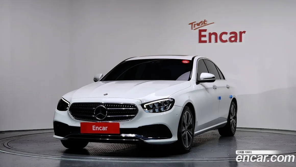 Mercedes-Benz E-Class — фото 1