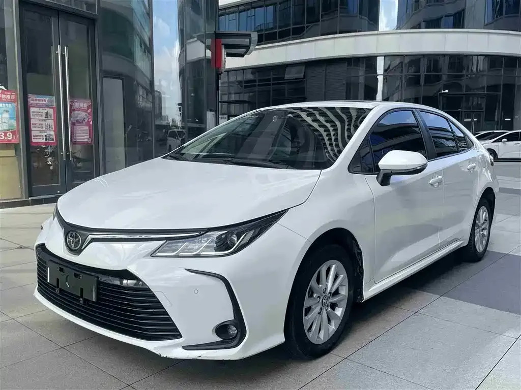 Toyota Corolla — фото 1