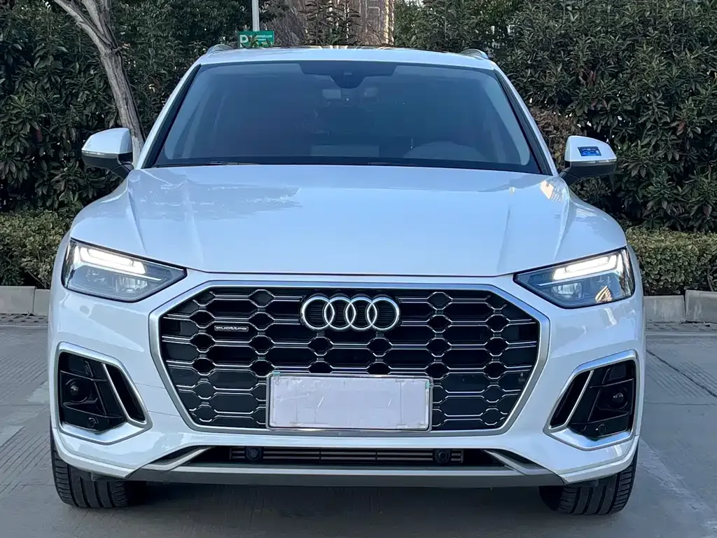 Audi Q5L — фото 5