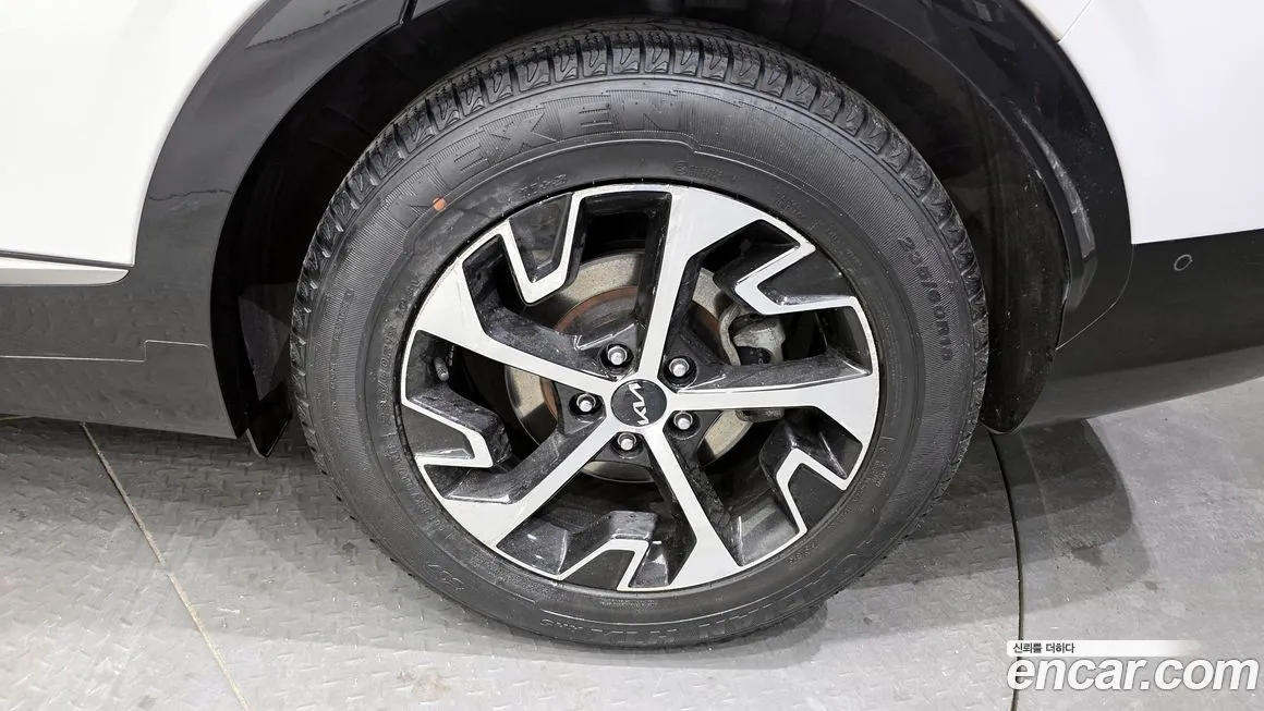 Kia Sportage — фото 10