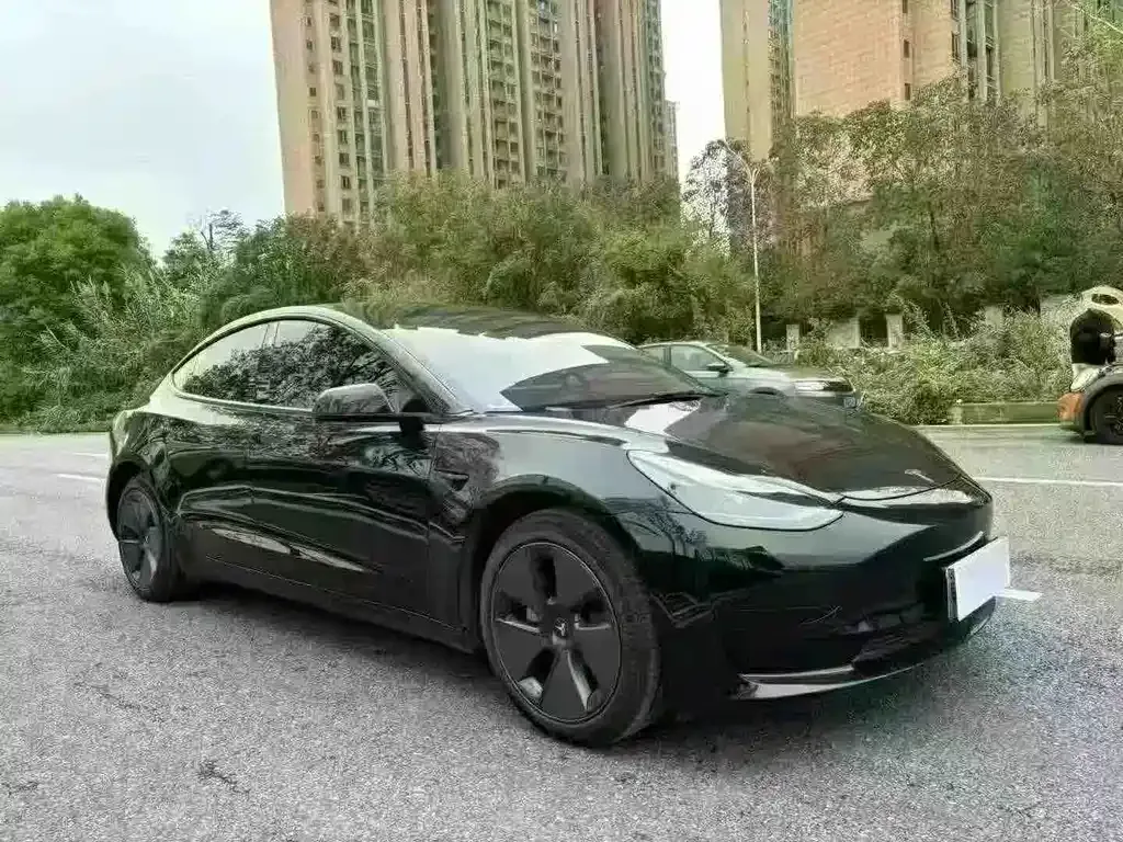 Tesla Model 3 — фото 4
