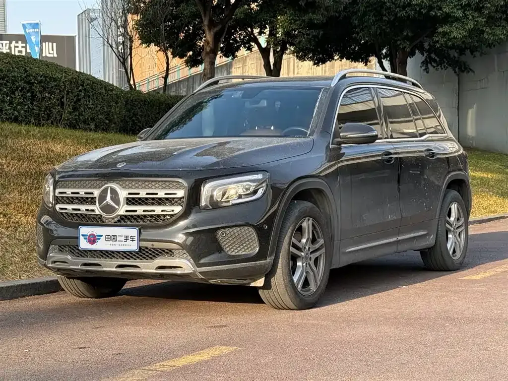 Mercedes-Benz GLB — фото 1