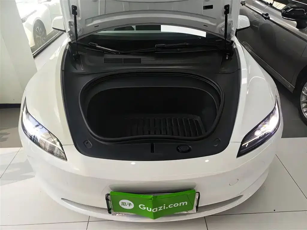 Tesla Model 3 — фото 2