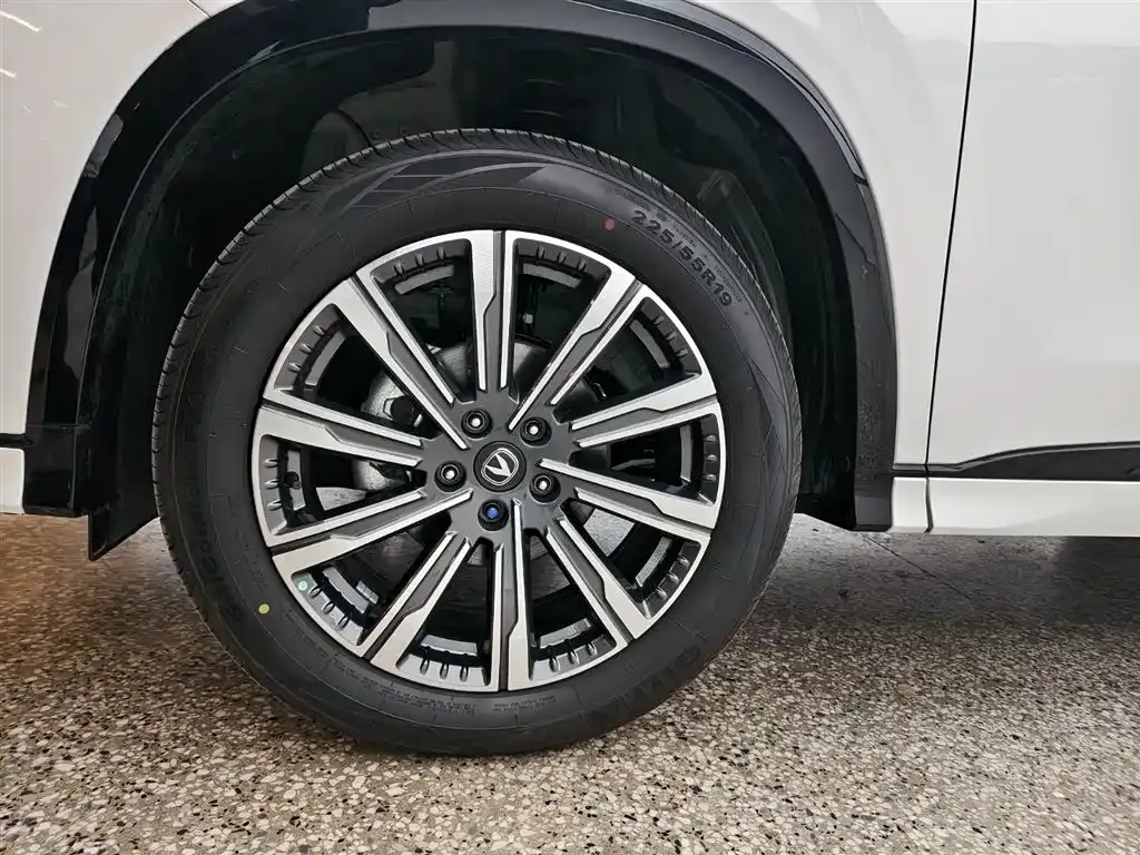 Changan CS75PLUS — фото 6