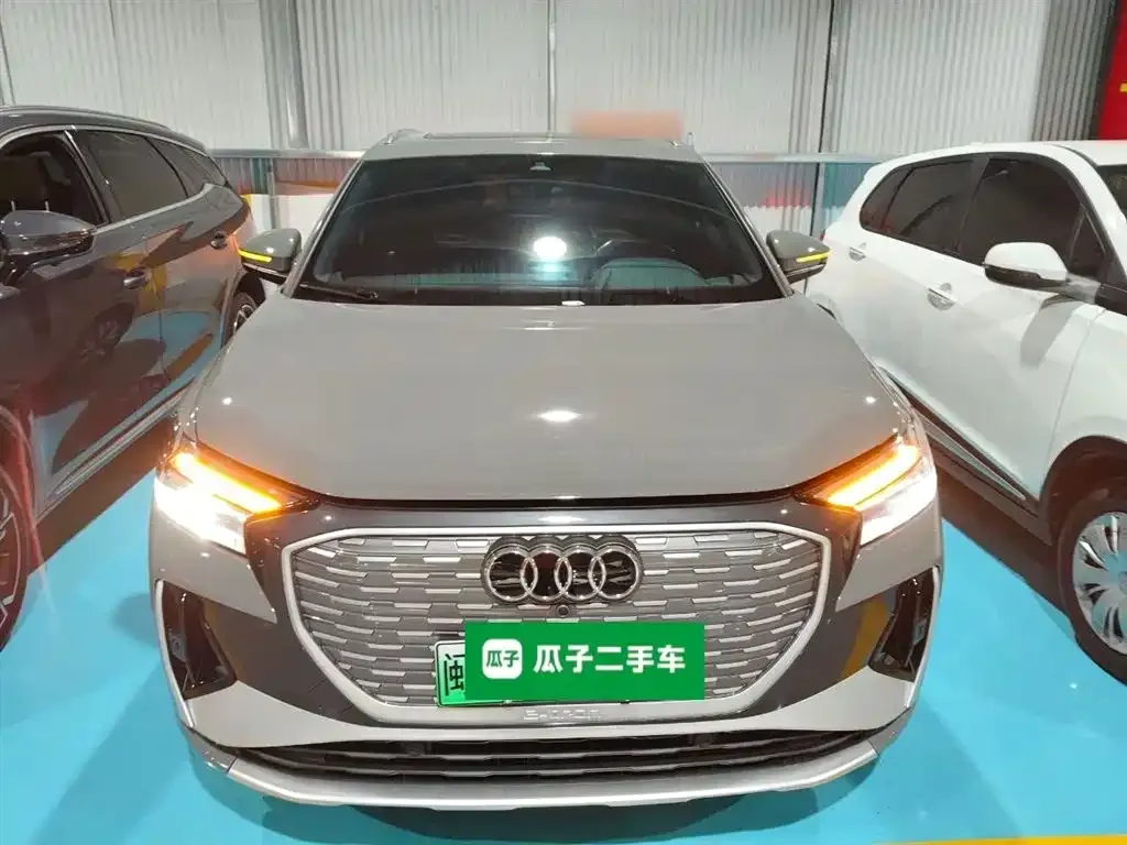 Audi Q4 e-tron — фото 2