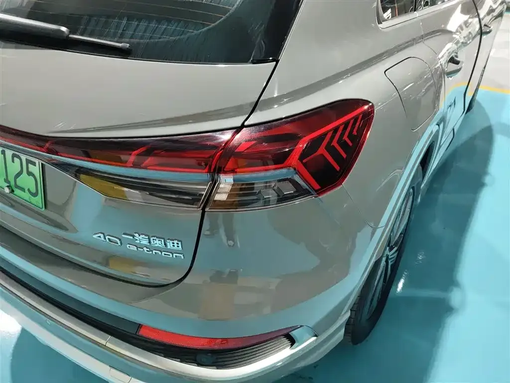 Audi Q4 e-tron — фото 10