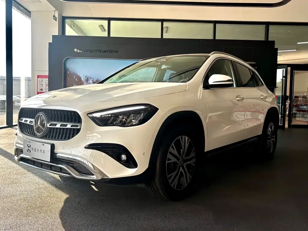 Mercedes-Benz GLA — фото 1