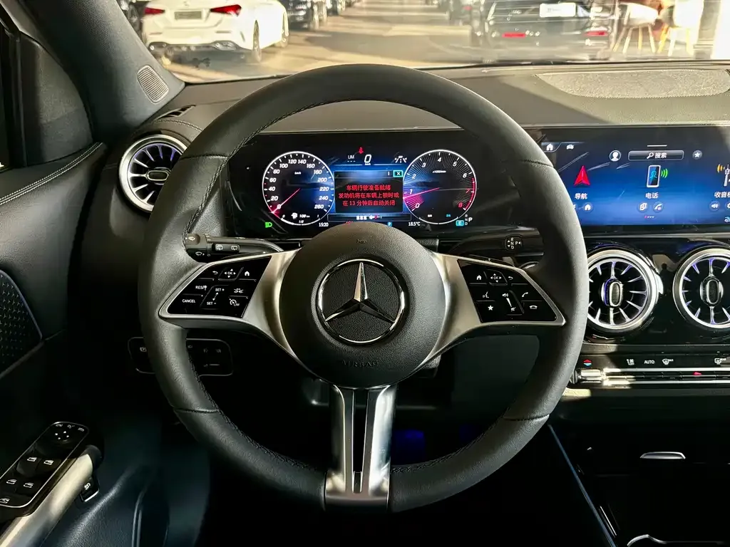 Mercedes-Benz GLA — фото 8