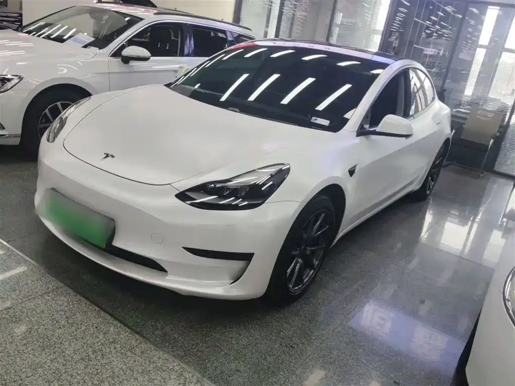 Tesla Model 3 — фото 2