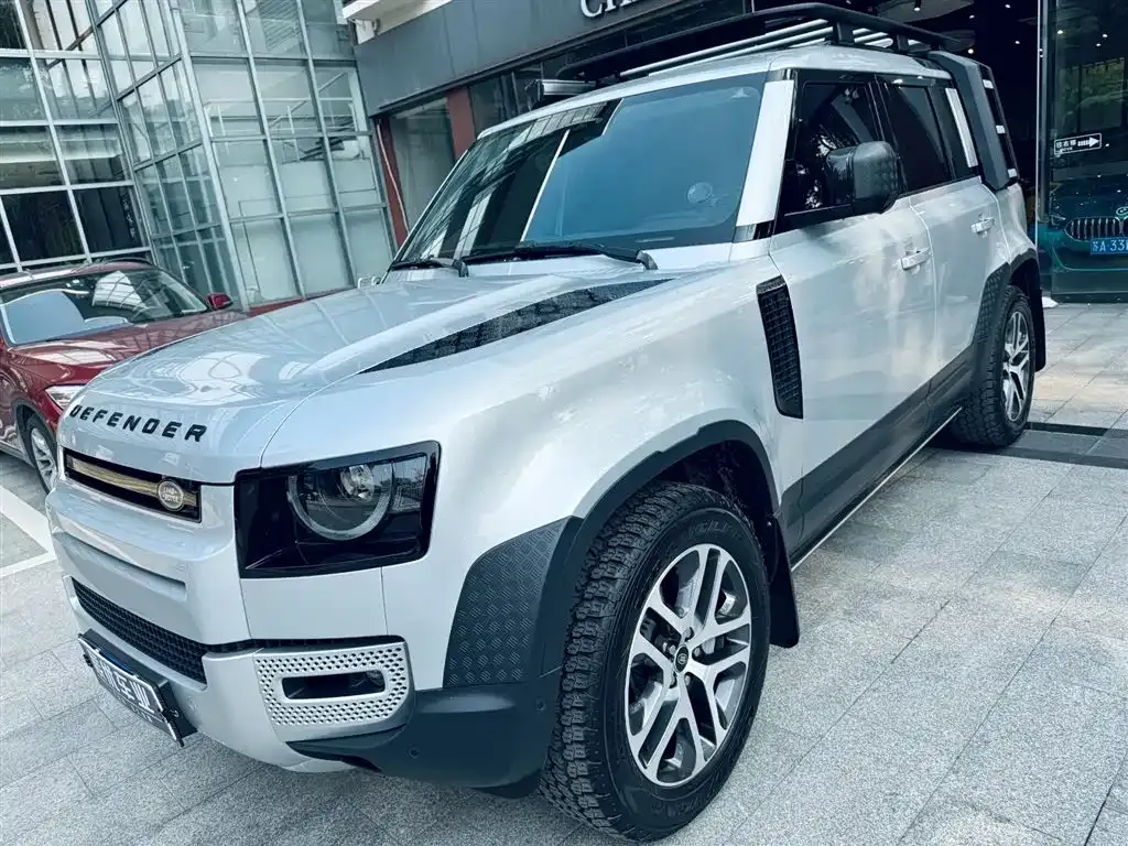 Land Rover Defender — фото 1