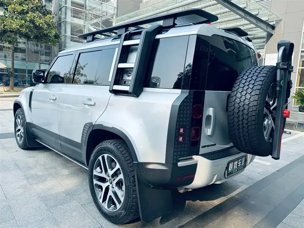 Land Rover Defender — фото 10