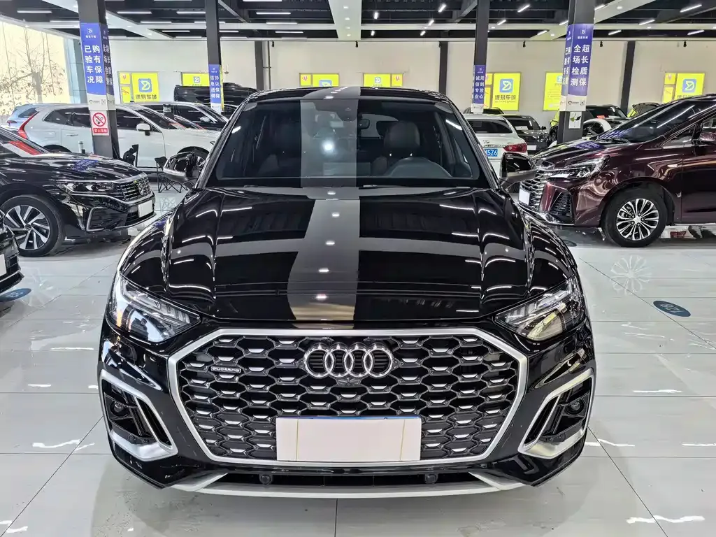 Audi Q5L Sportback — фото 5
