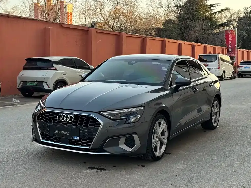 Audi A3 — фото 1