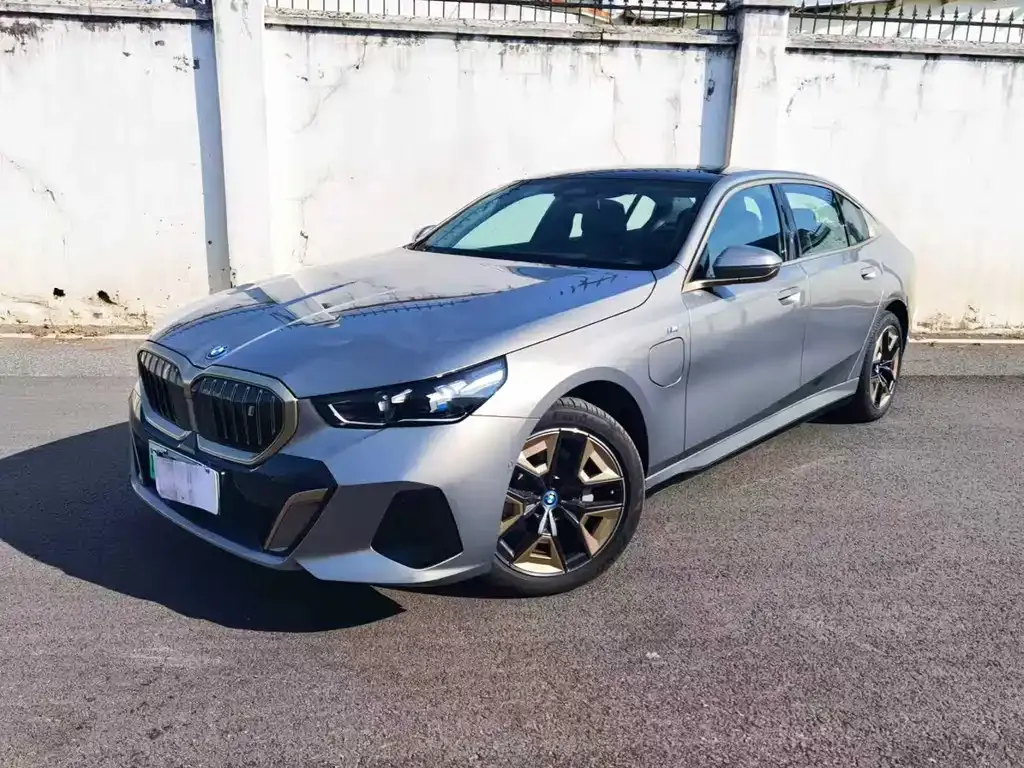 BMW i5 — фото 1