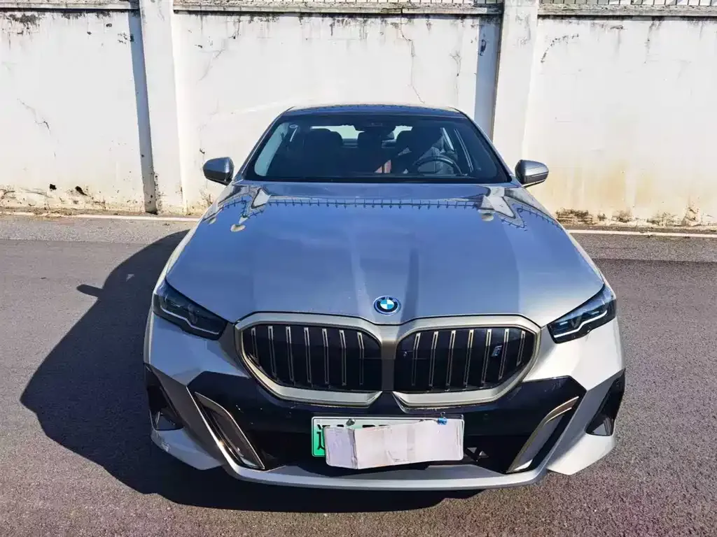 BMW i5 — фото 10