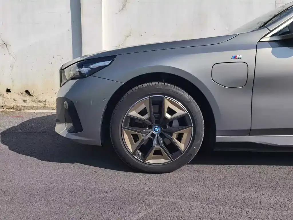 BMW i5 — фото 9
