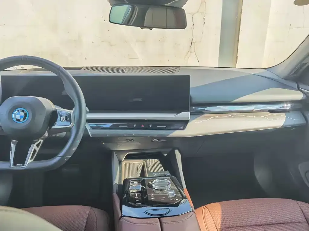 BMW i5 — фото 4