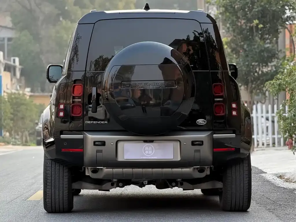 Land Rover Defender — фото 9