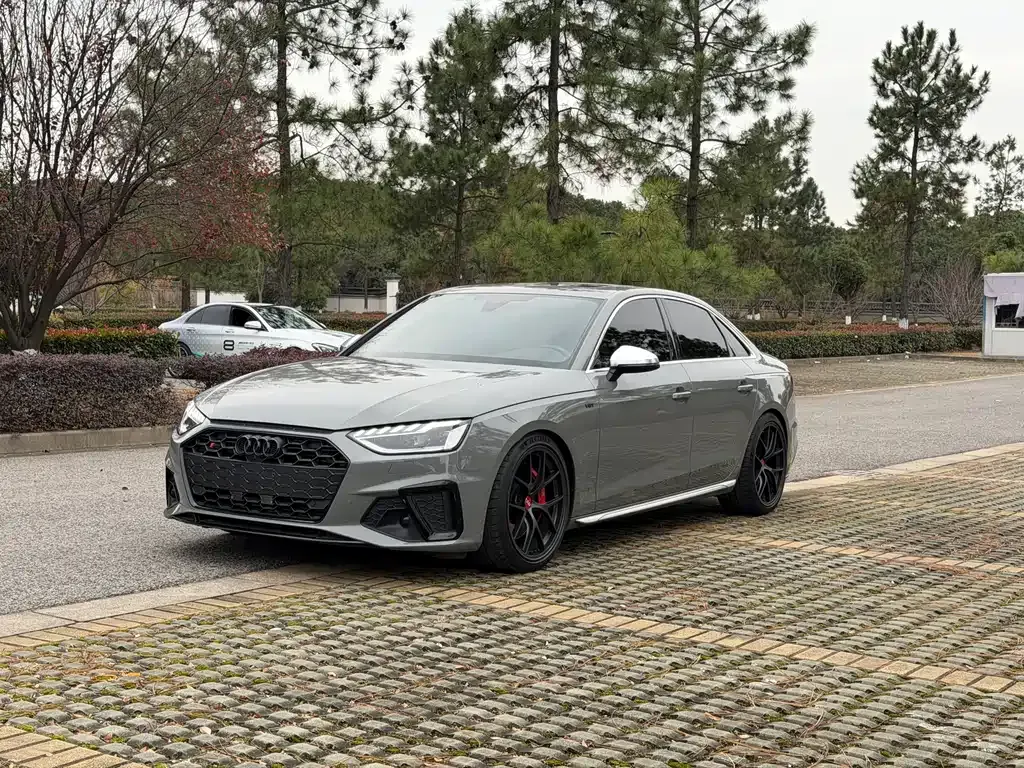 Audi S4 — фото 1