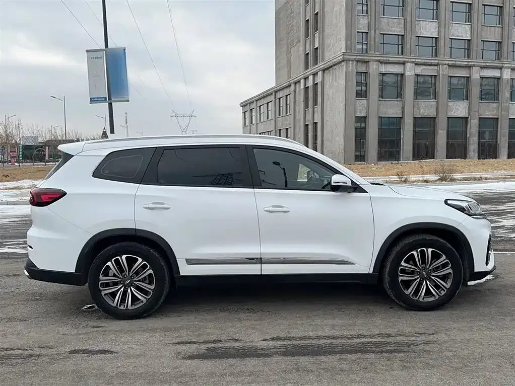 Chery Tiggo 8 — фото 4