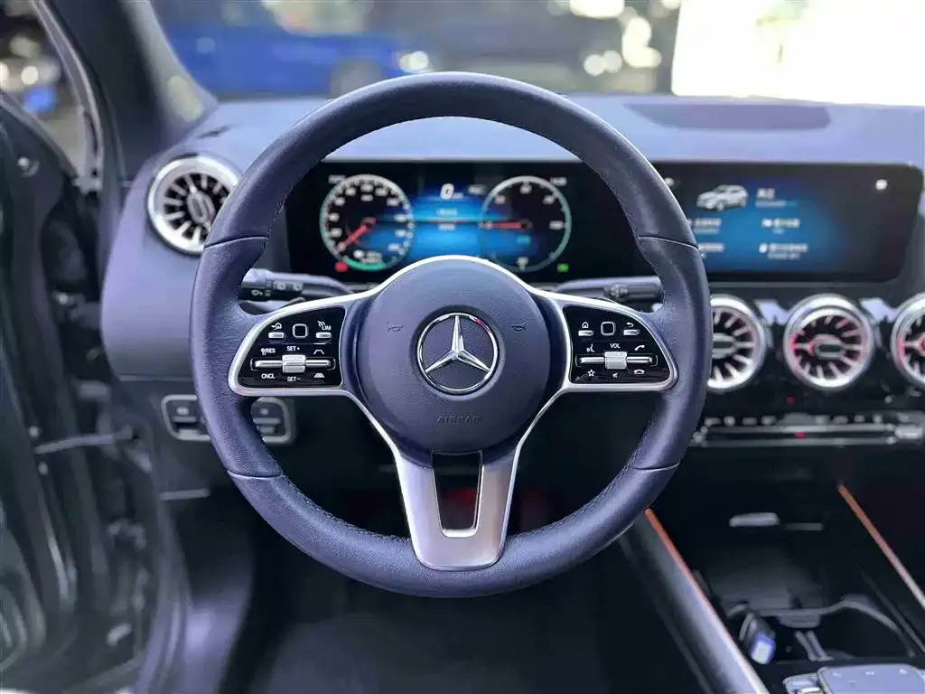 Mercedes-Benz EQA — фото 7