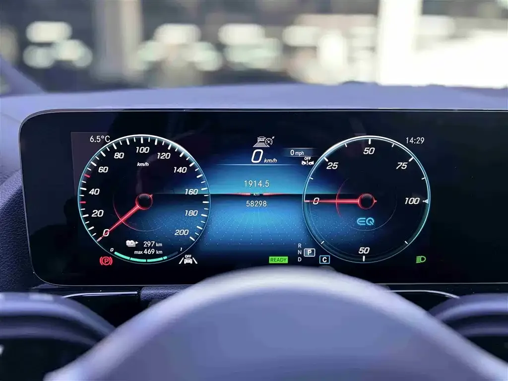 Mercedes-Benz EQA — фото 2