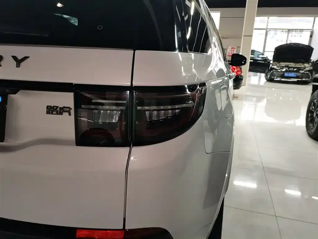 Land Rover Discovery Sport — фото 4