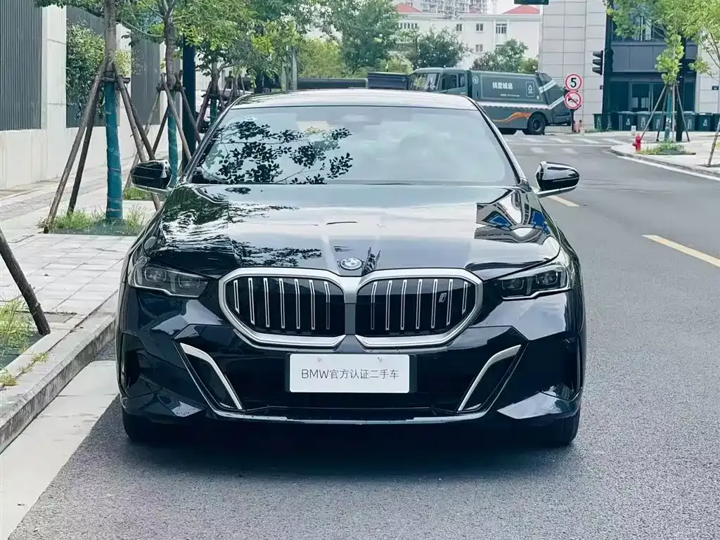 BMW i5 — фото 1