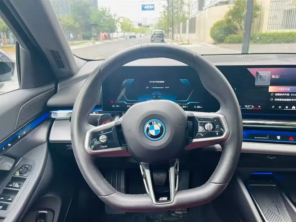 BMW i5 — фото 7