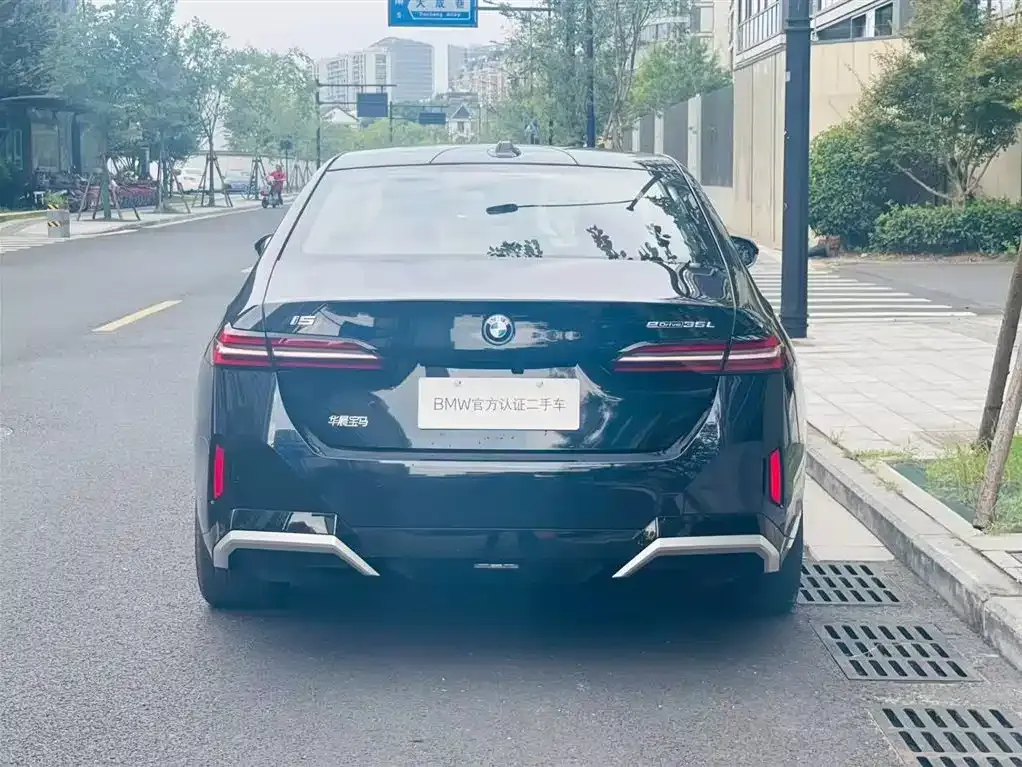 BMW i5 — фото 9