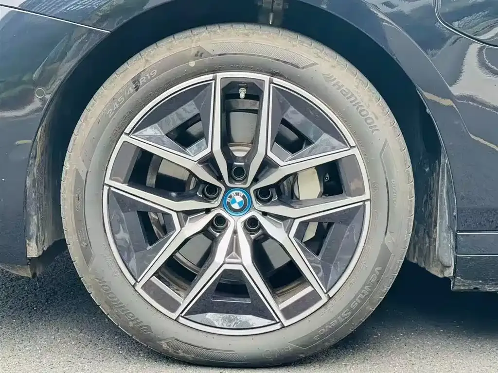 BMW i5 — фото 8