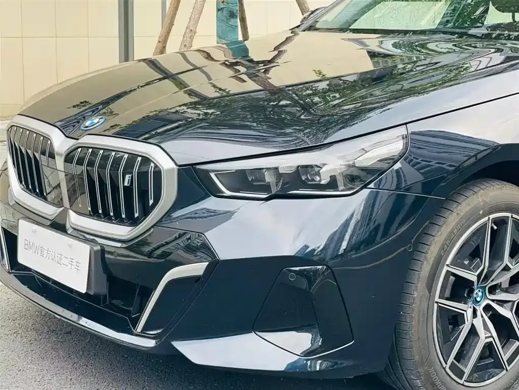 BMW i5 — фото 10