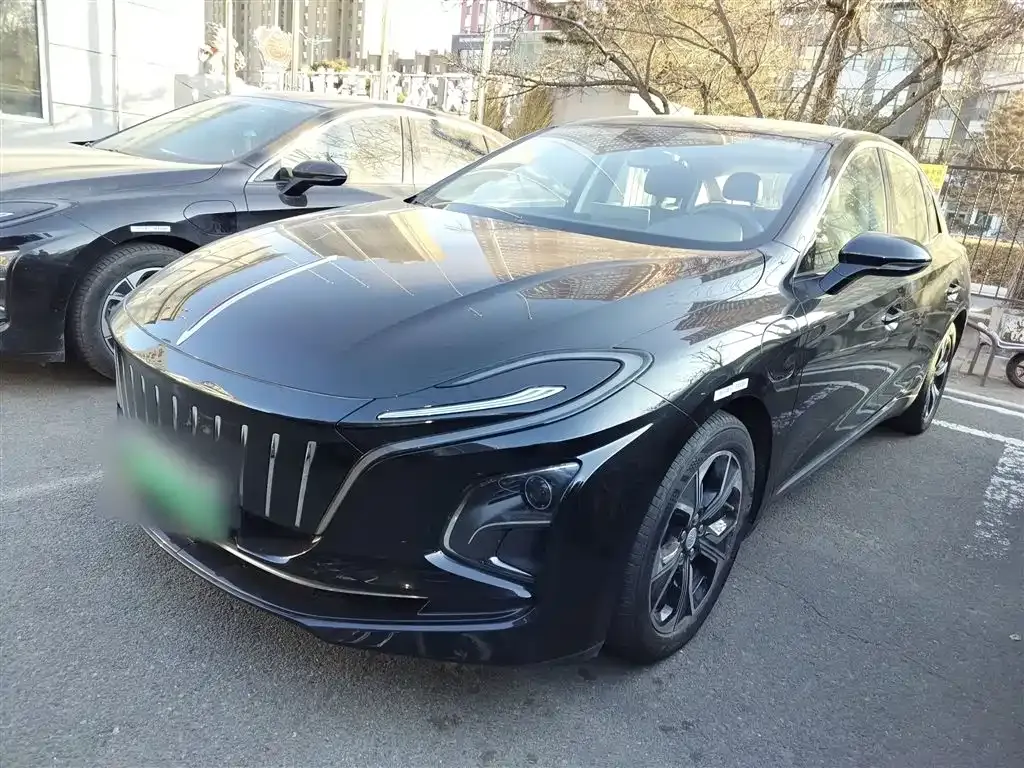 Hongqi E-QM5 — фото 2