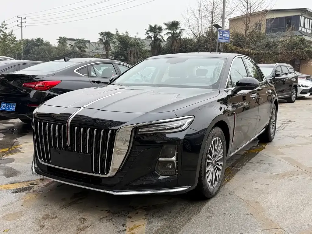 Hongqi H5 — фото 1