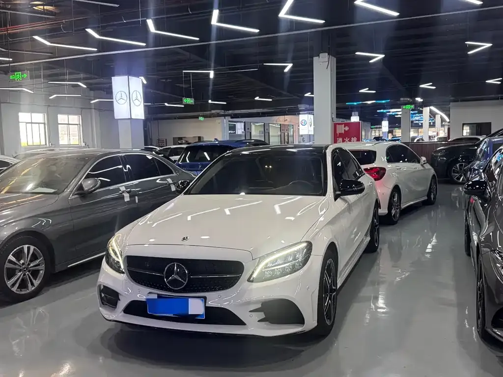 Mercedes-Benz C-Class — фото 1