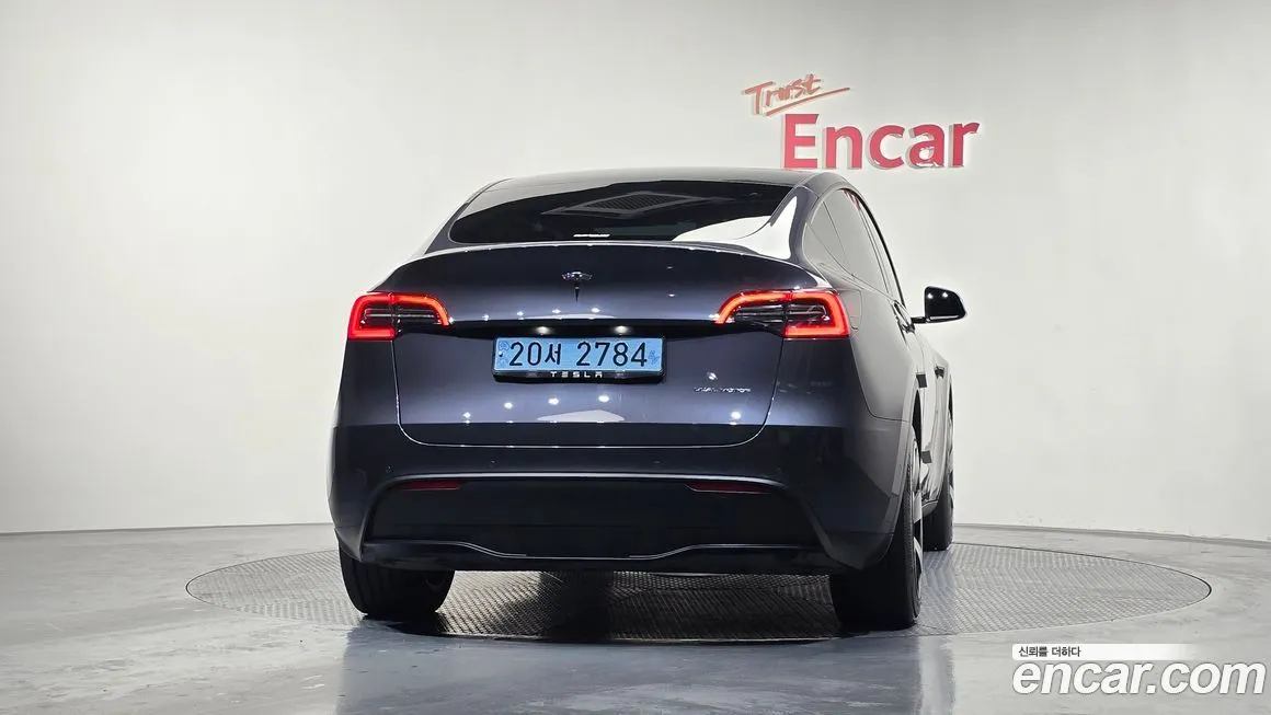Tesla Model Y — фото 2