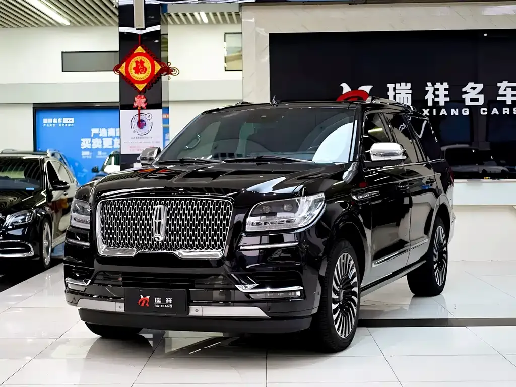 Lincoln Navigator — фото 1