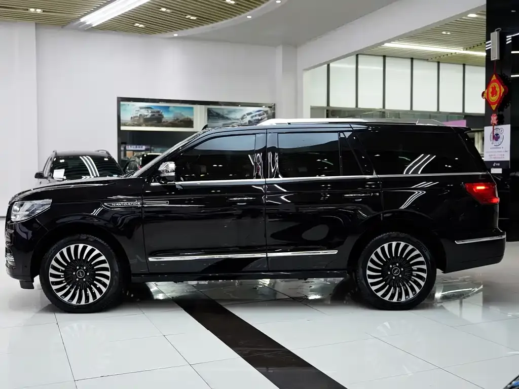 Lincoln Navigator — фото 9